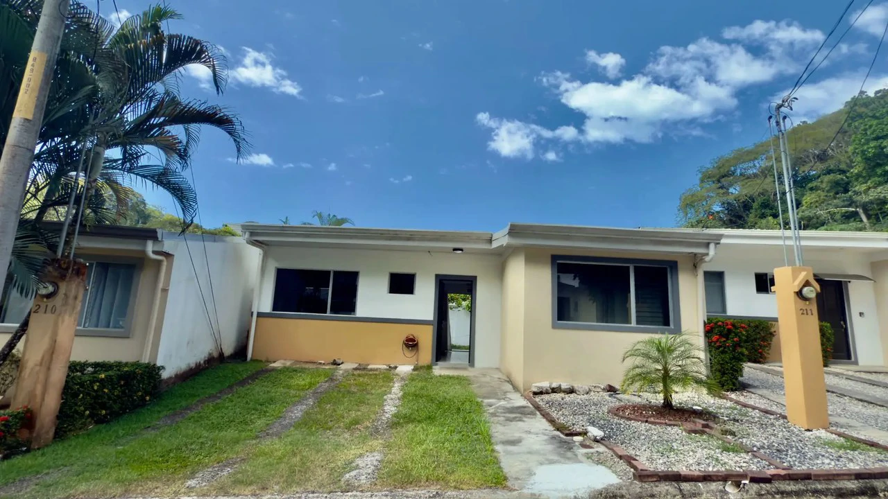 Inviting 3-Bedroom Home in Gated Herradura Community with Resort-Style Amenities: Near the Coast House For Sale in Herradura - Gallery image 2