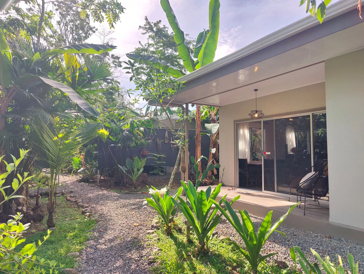 Sibo House - Boutique Hotel: Four Modern Independent Guest Suites in Playa Negra, Steps to the Beach - Gallery image 9
