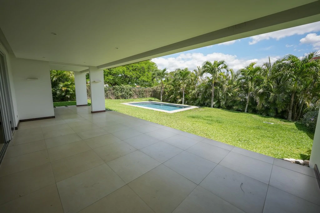 House For Sale in Lindora - Gallery image 5