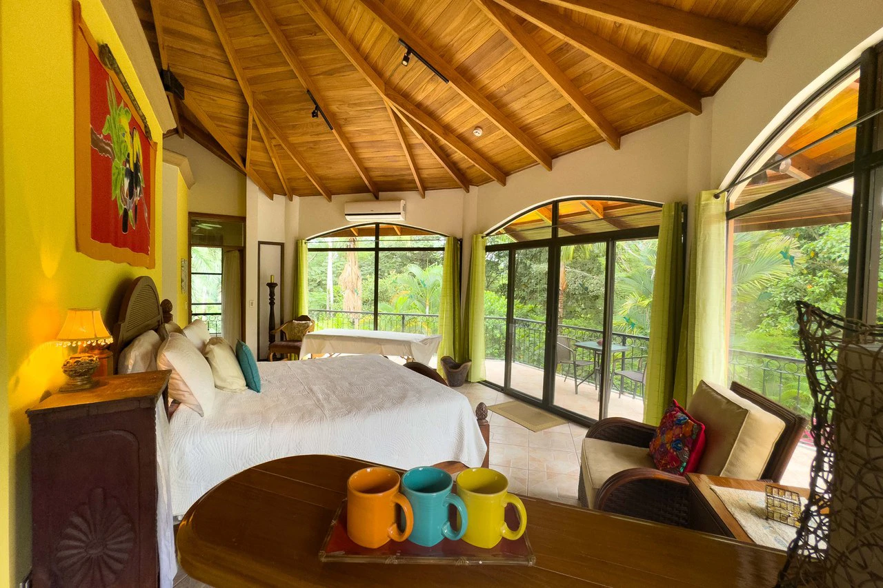 Stunning Tropical Home in Gated community with Hundreds of fruit trees: Mountain House For Sale in Naranjito - Gallery image 17