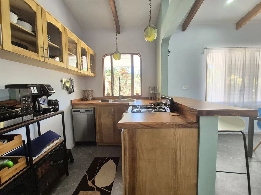 Casa Dulce Sueño: Charming 4-Bedroom Renovated Home with Brand New Pool in Peaceful Santo Domingo, close to Samara Beach - Gallery image 14