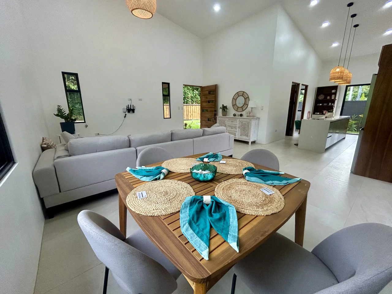 Casa Jardines: Brand new house with pool - Gallery image 17