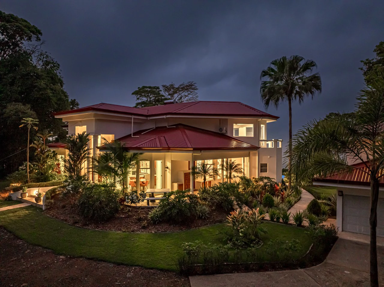 17 ACRES – 5 Bedroom Grand Estate, Guest House, SPECTACULAR VIEWS!!! - Gallery image 6