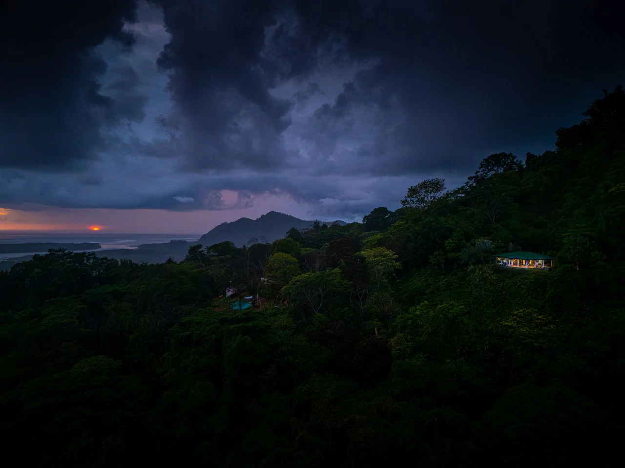 Casa Mono Titi: Front Ridge Ocean View  – Tres Rios, Costa Rica - Gallery image 9