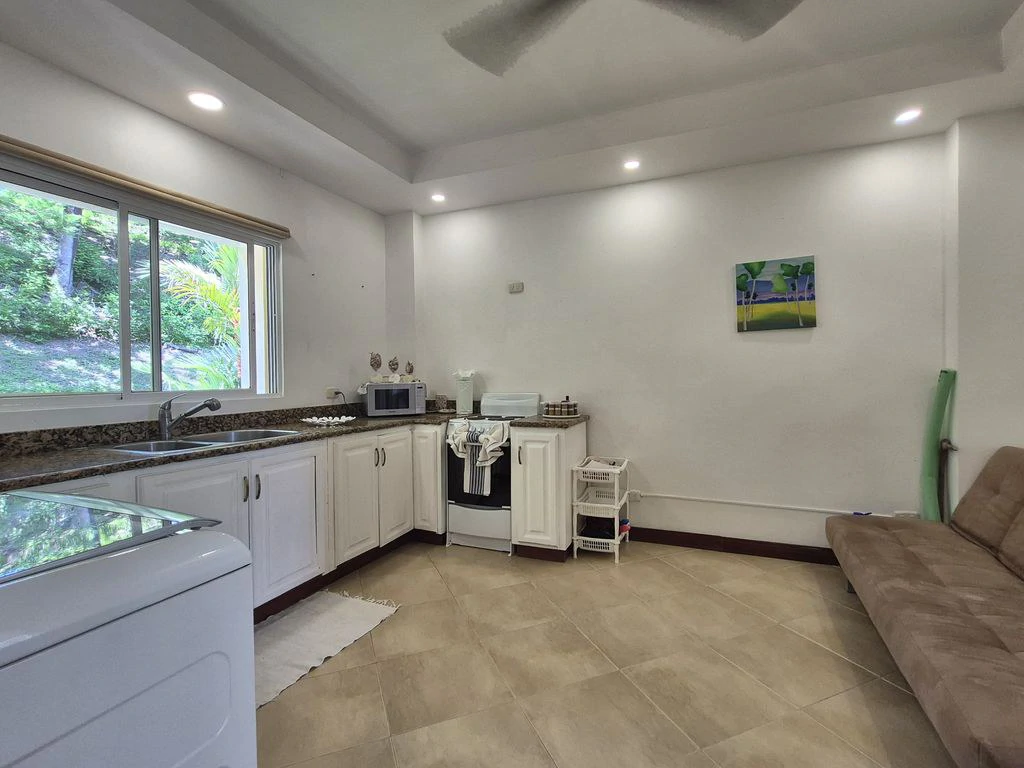 Condo Montelaguna: One Bedroom Condo with Pool Just Steps from Carrillo & Sámara Beaches – Rental Investment Opportunity - Gallery image 10