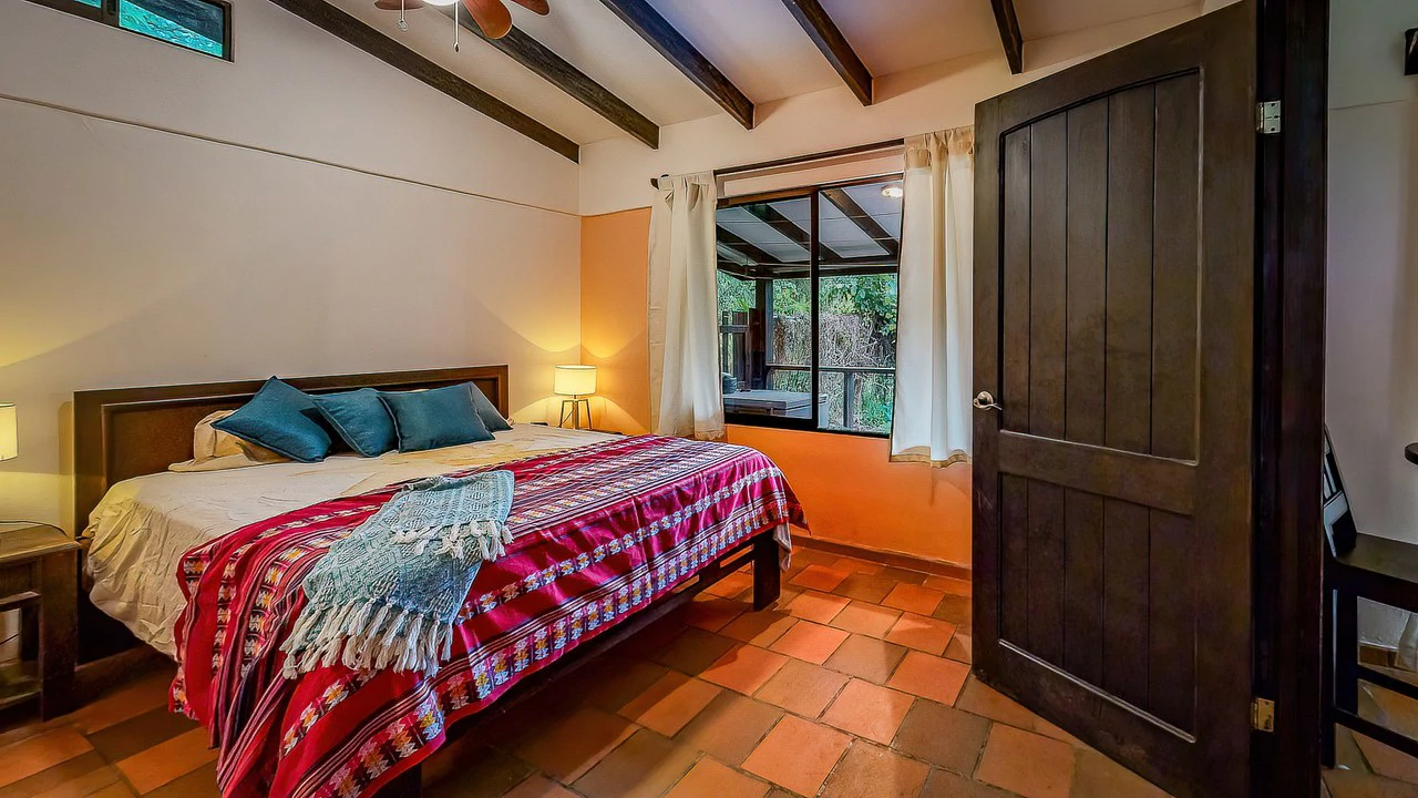 A TRANQUIL HAVEN: PRIME INVESTMENT OPPORTUNITY IN UVITA'S LUSH RIVER ENCLAVE: Mountain Hotel/Resort/Hostel For Sale in Uvita - Gallery image 22