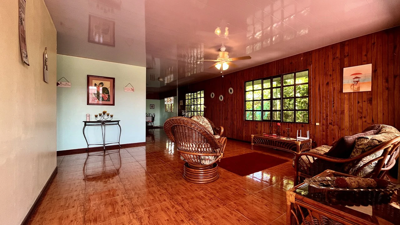 House For Sale in Daniel Flores - Gallery image 3