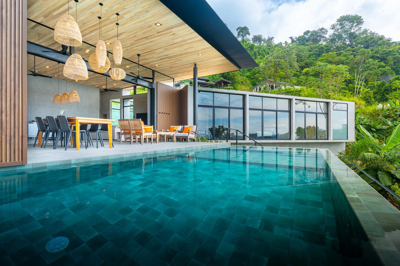 Casa La Artista: Sleek Modern Retreat with Ocean & Mountain Views in Ojochal