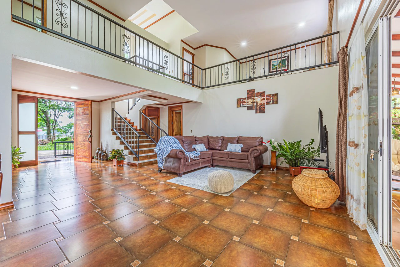 Happy Daze in Uvita: Commercial Building Opportunity in the Heart of Uvita. On Creek with Beautiful Jungle View - Gallery image 39