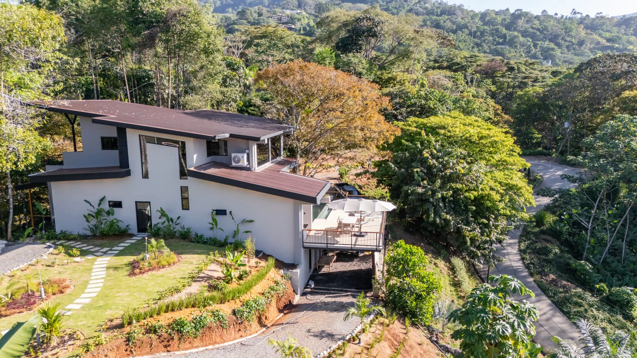 Luxury 3 Bedroom Home with Ocean Views in Downtown Uvita - Gallery image 63