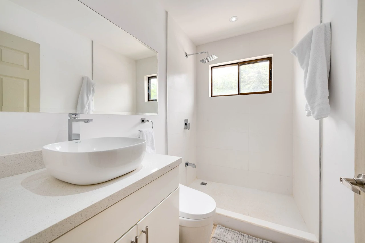 Las Palmas 201F: Turnkey 3-Bedroom Condo Near Tamarindo Beach - Gallery image 10