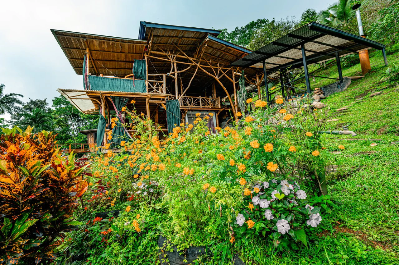 Riverfront Sanctuary with Breathtaking Views of Diamante Waterfalls - Gallery image 22