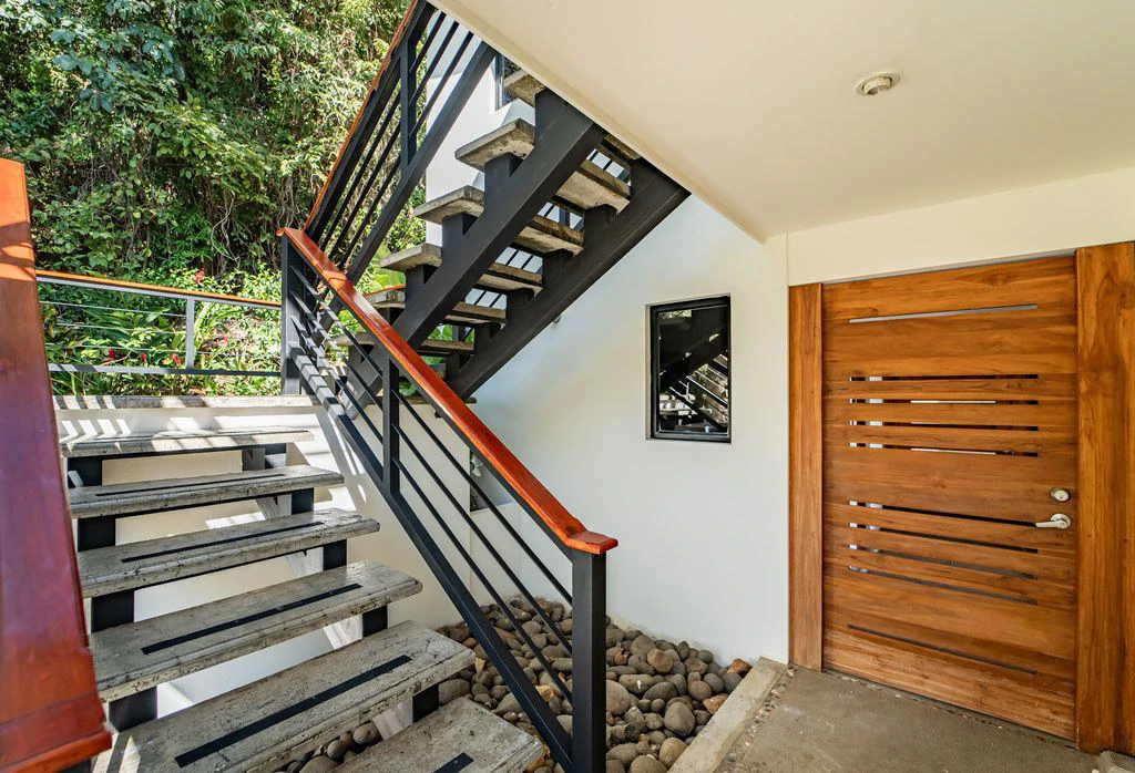 Casa Que Pasa: Exquisite Contemporary Hillside Home in a 1.6-acre Property Overlooking The Pacific Ocean - Enjoy Coastal Living in a Prime Location - Gallery image 11
