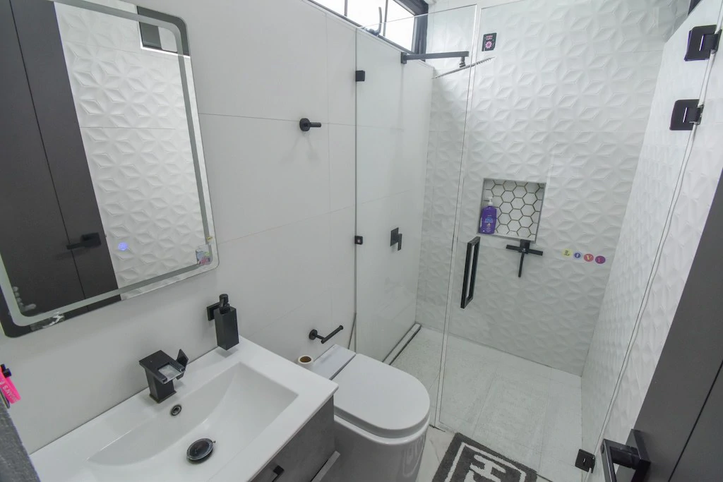 House For Sale in Lindora - Gallery image 12