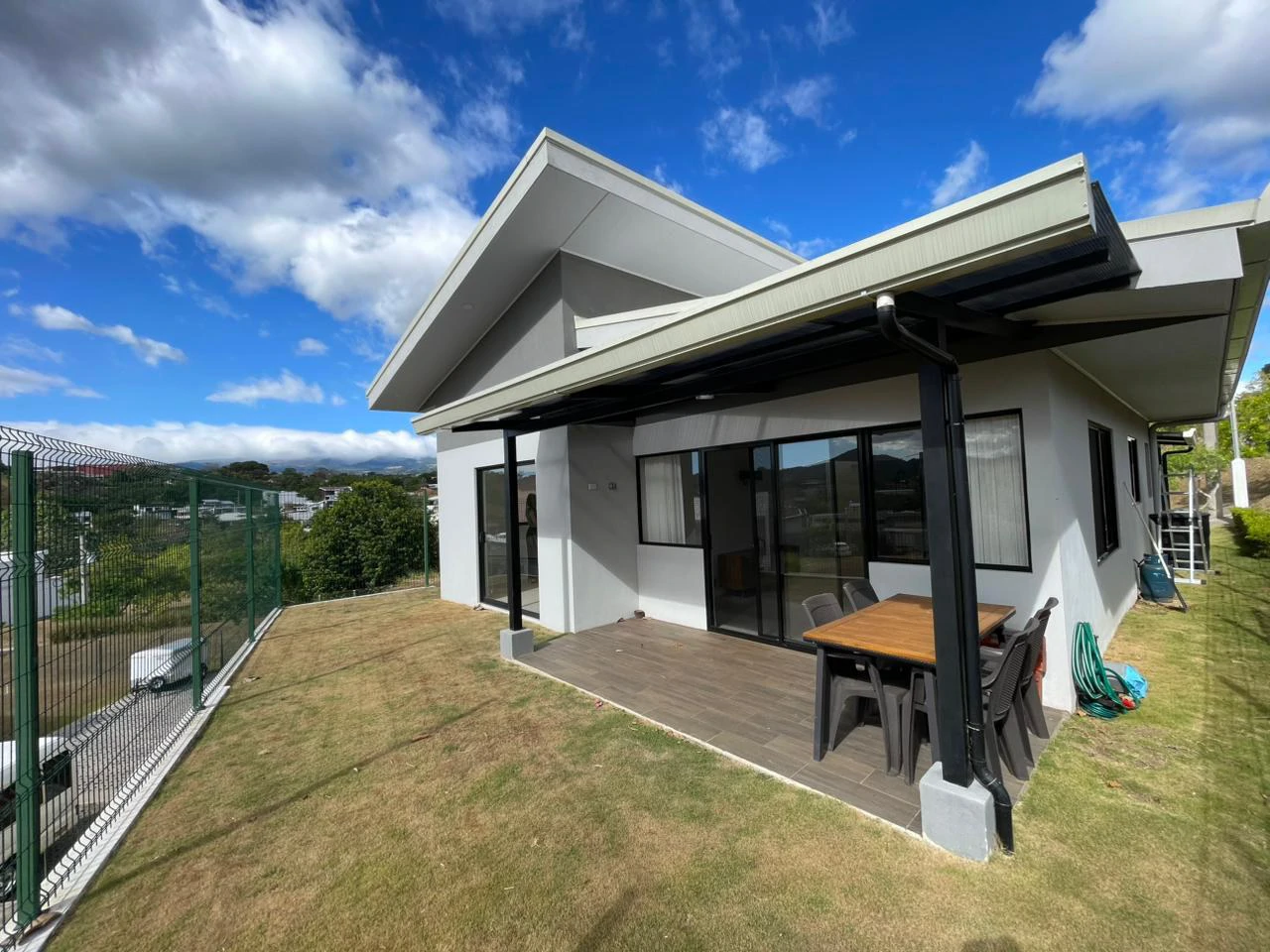 New Modern 3-Bedroom Home in Gated Community, Grecia, Alajuela with Scenic Views - Gallery image 9