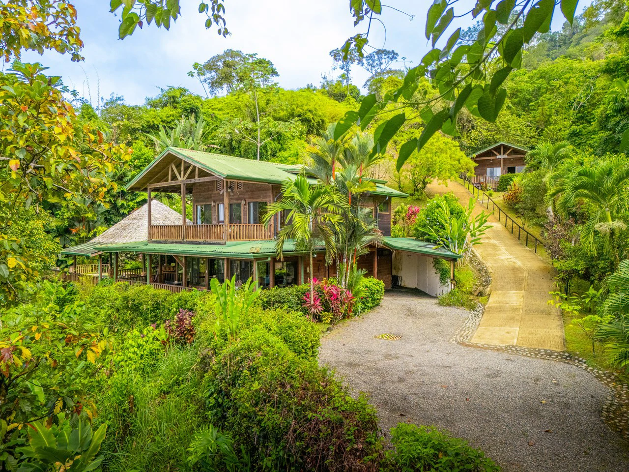 VILLA KRISTINA MARIA - 3.84 ACRES - PERLA DE BALLENA ESTATES: Mountain House For Sale in Bahía Ballena - Gallery image 5