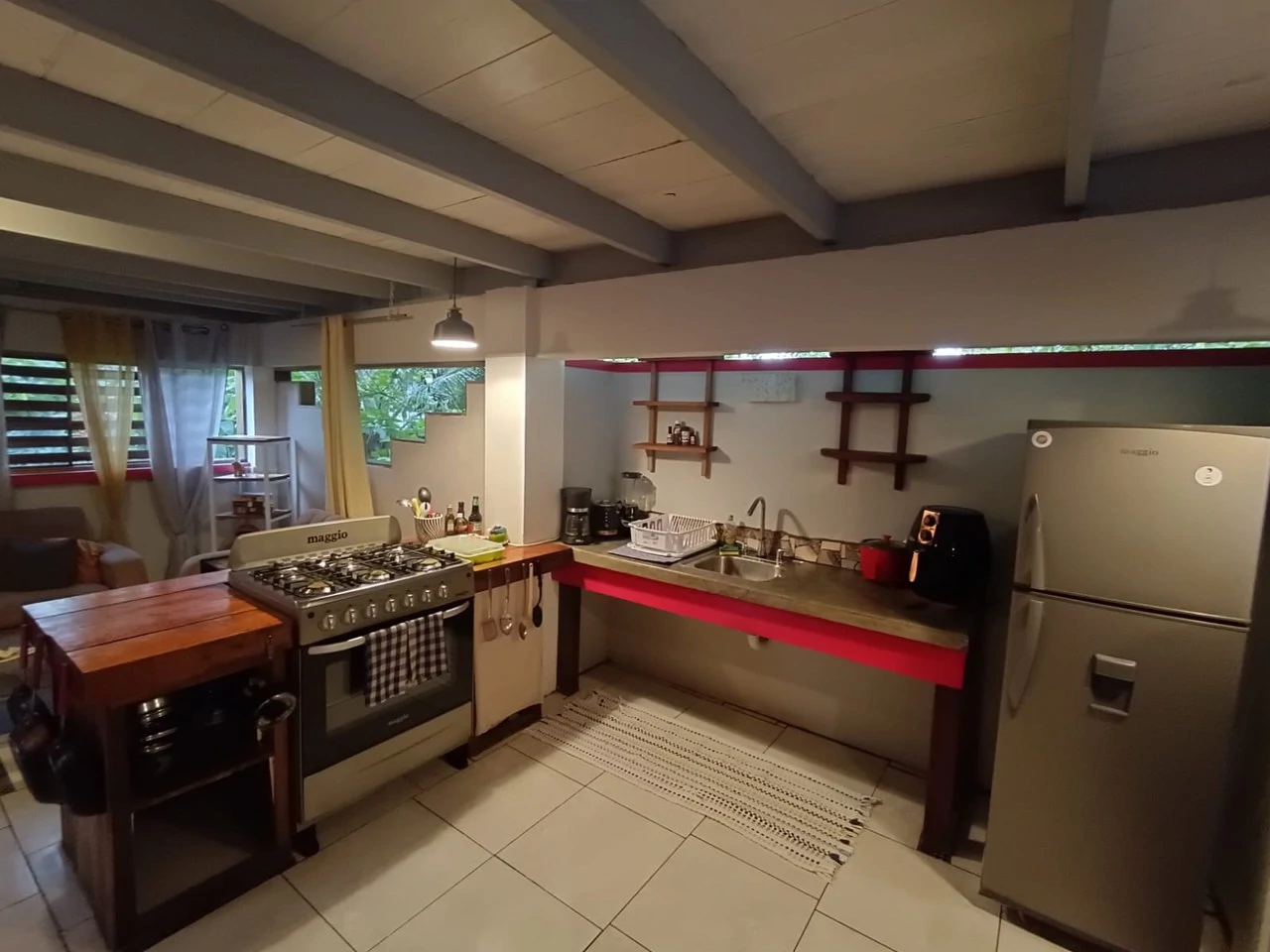 6 Bd/4 Ba:  Income Producing 3 Unit Apartment In Downtown Puerto Viejo - Gallery image 11
