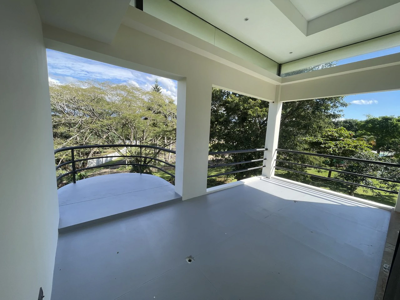 La Garia 3 floors modern: Magnificent Luxury Estate with Gardens in La Garita, Alajuela - Gallery image 2