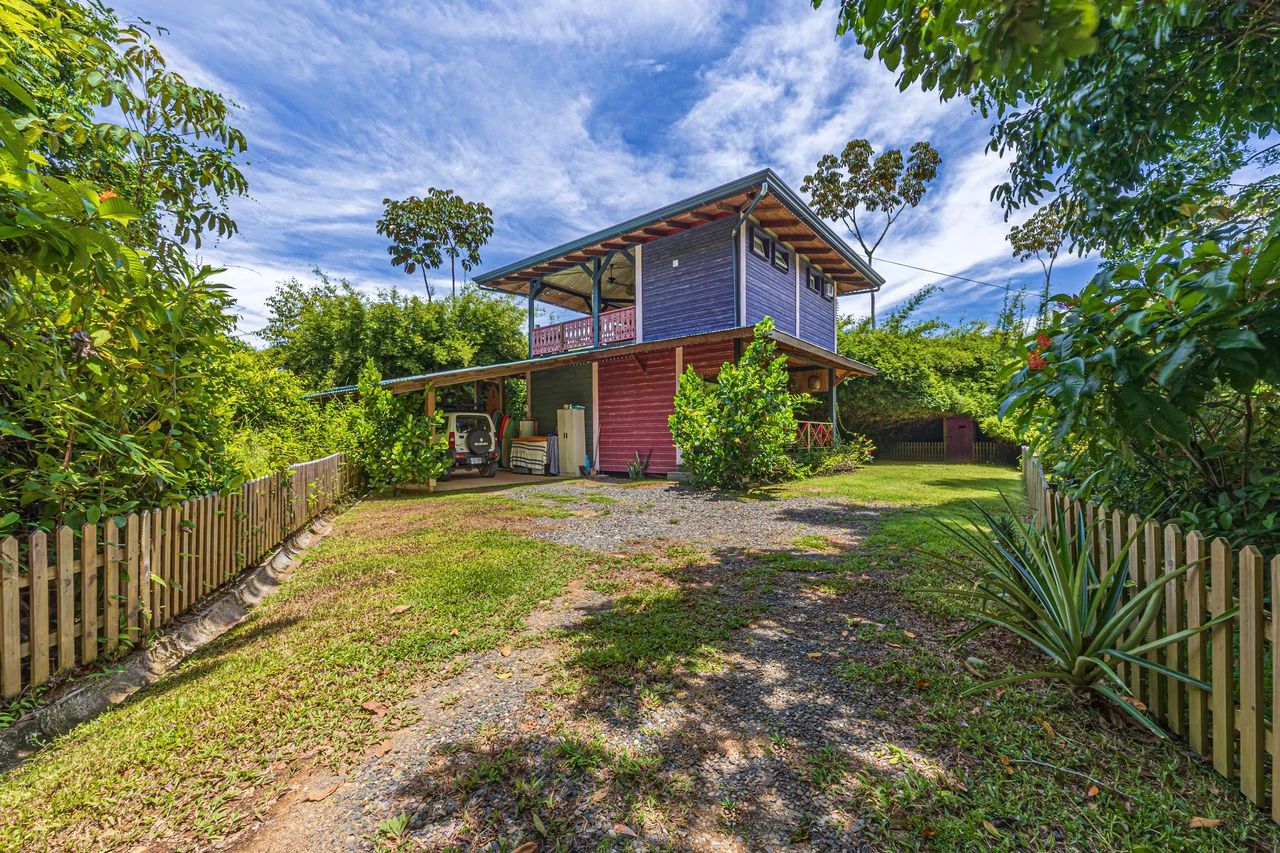 2.56 ACRES – 3 Bedroom Artistic Architectural Masterpiece, Recording Studio, Ocean View, Pool, 1 Bedroom Guest House!!! - Gallery image 45
