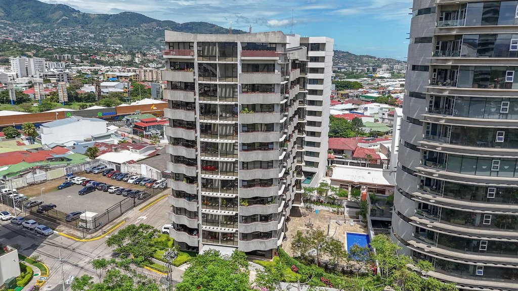 Apartment For Sale in Nunciatura - Gallery image 2