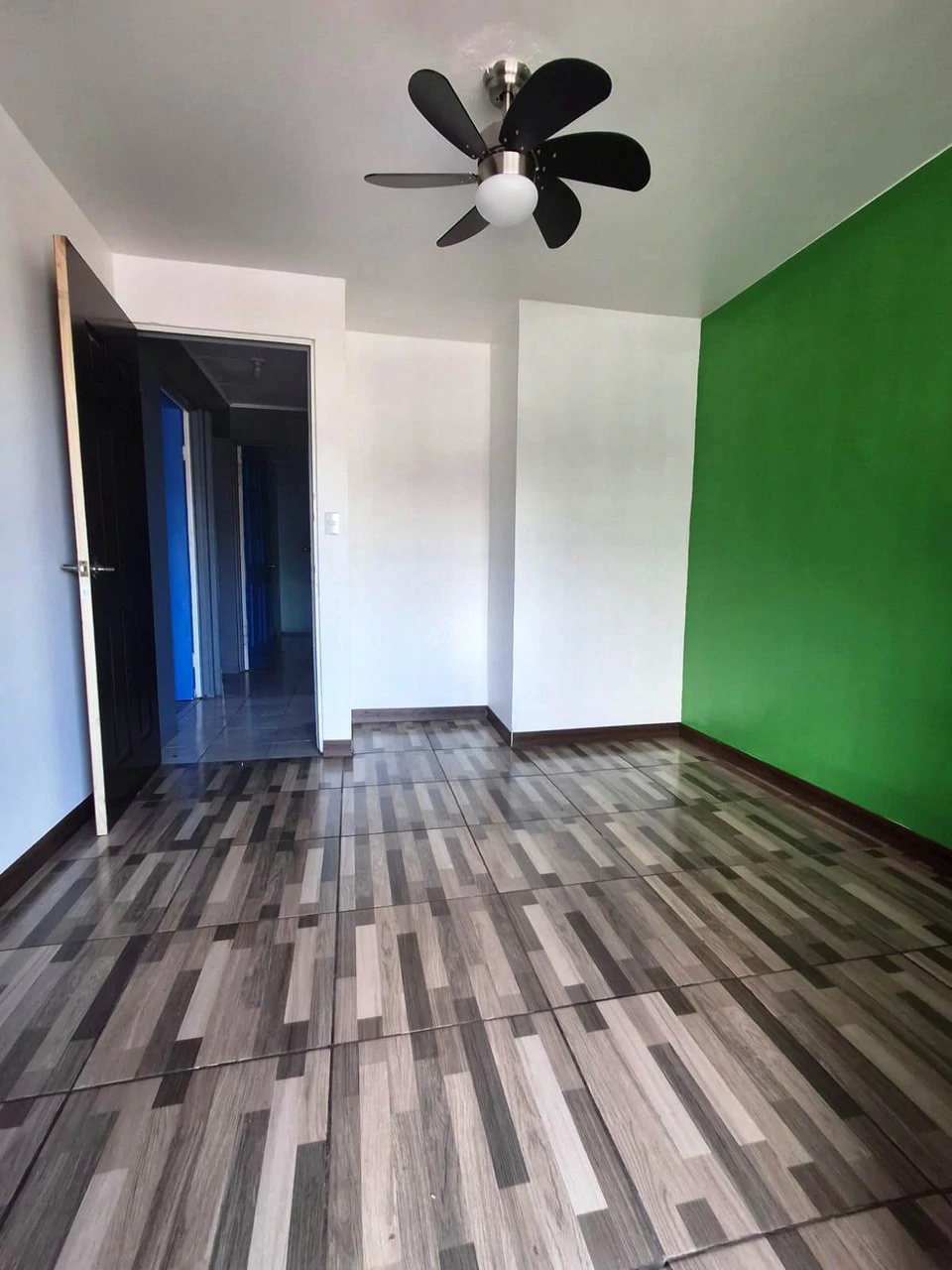 Commercial or Mixed Use?: Prime Central Grecia Commercial! - Gallery image 8