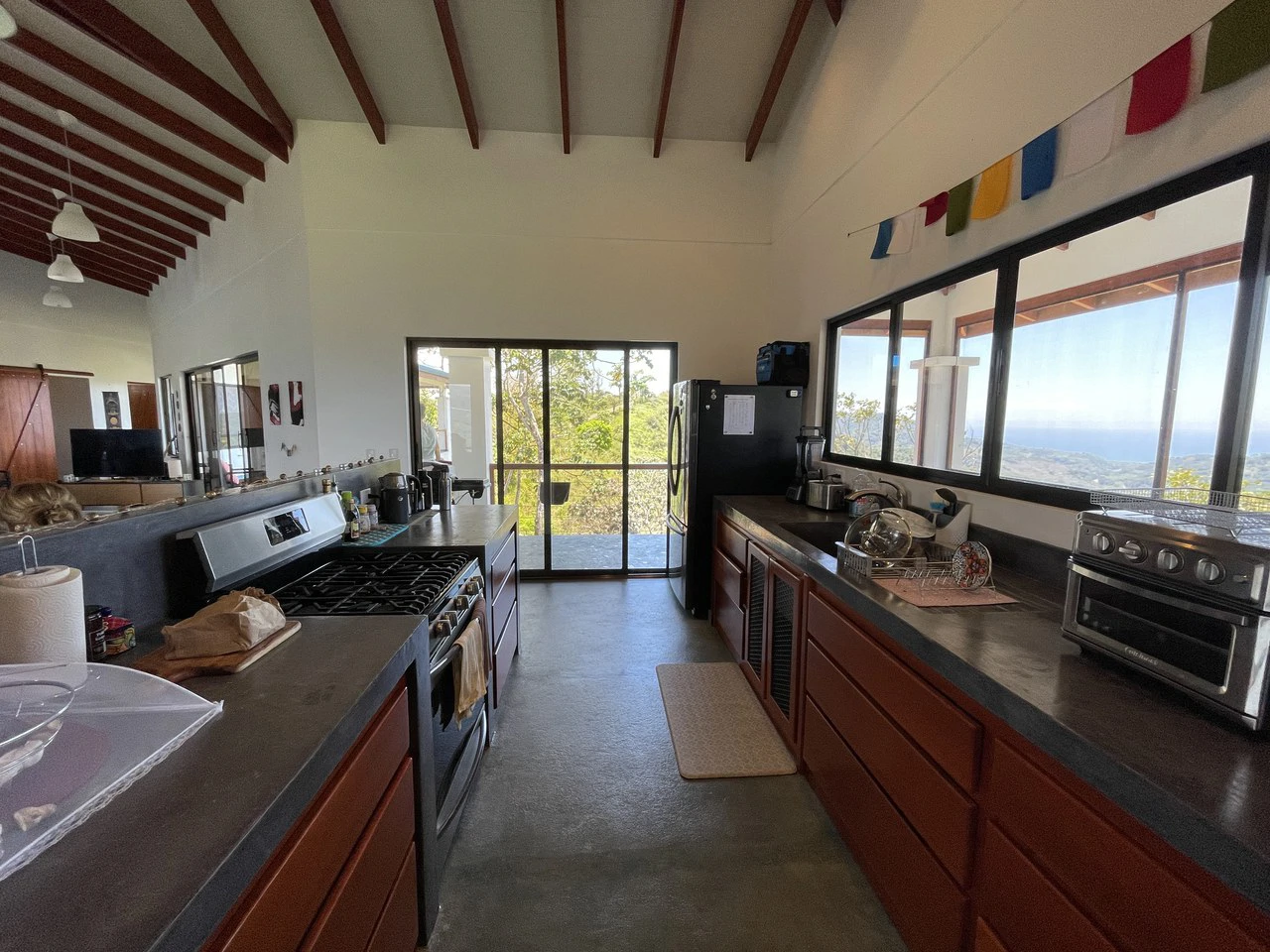 1.97 ACRES – 3 Bedroom Home With Pool, 360 Degree Mountain And Ocean View!!!!: Near the Coast and Mountain House For Sale in Platanillo de Dominical - Gallery image 9