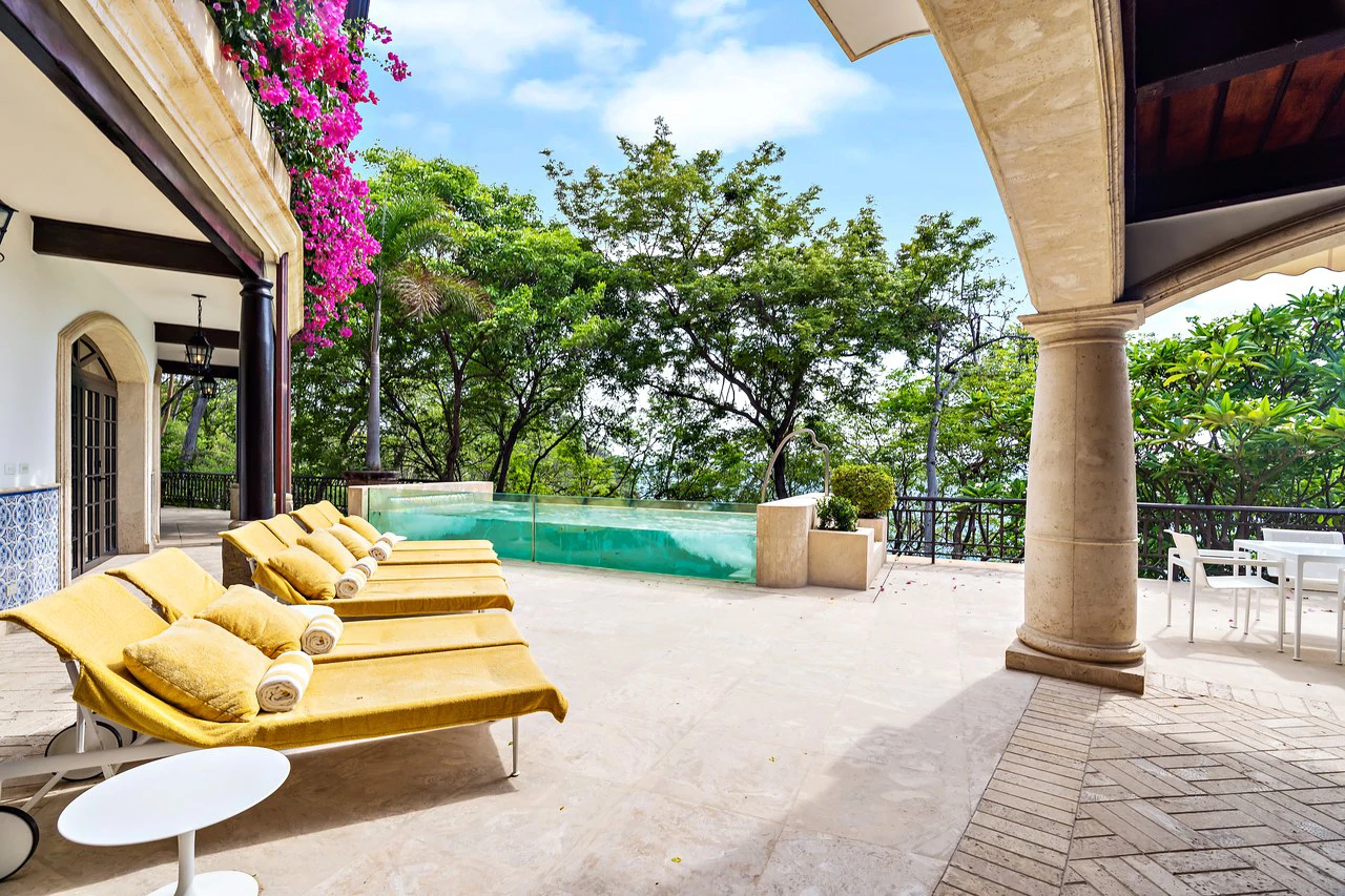 27 Cartagena: Unique Luxury Beachfront Home - Gallery image 47