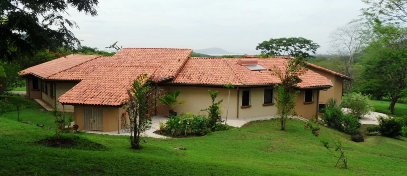 Preciosa finca: Beautiful estate with two houses and an apartment with fine finishes