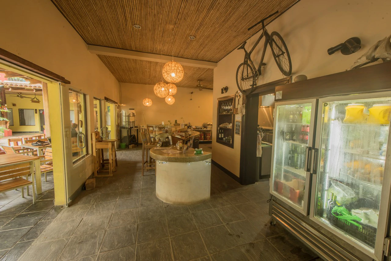 Top Money-Maker Commercial center downtown Samara, all rented,  250m from the beach - Gallery image 14