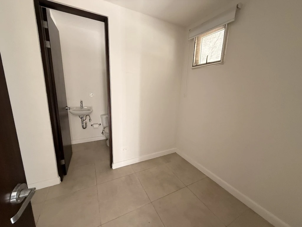 Casa de 4 Habitaciones + Sala de TV en Condominio Dukana: Townhouse For Sale in Guachipelín - Gallery image 10