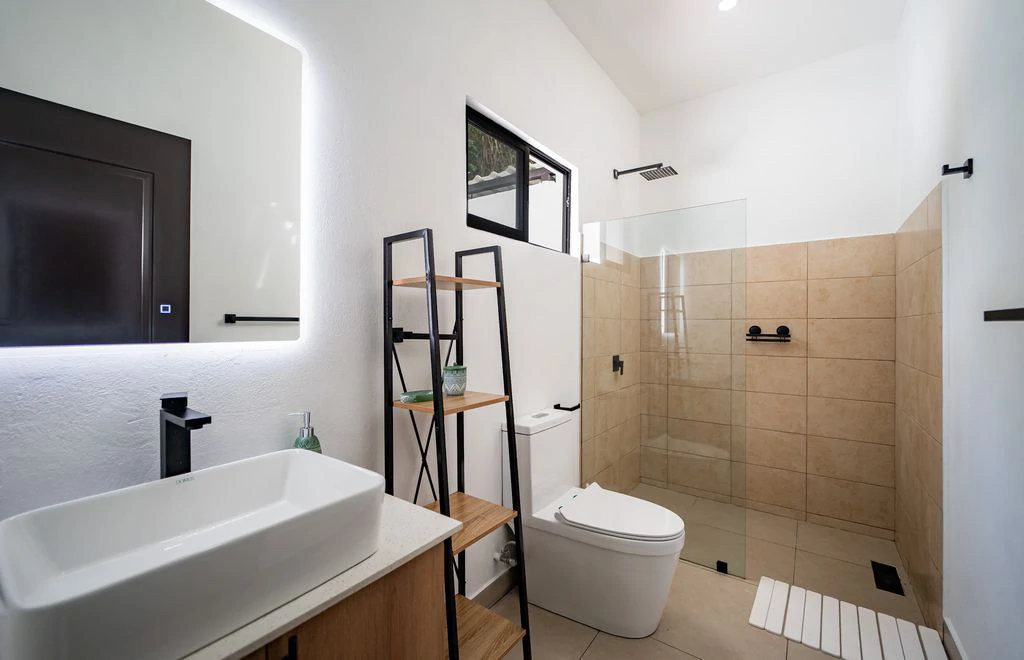 Casa Quetzal del Bosque: Turnkey Tropical Living with Income Potential – Just 5 Minutes from Carrillo Beach - Gallery image 12