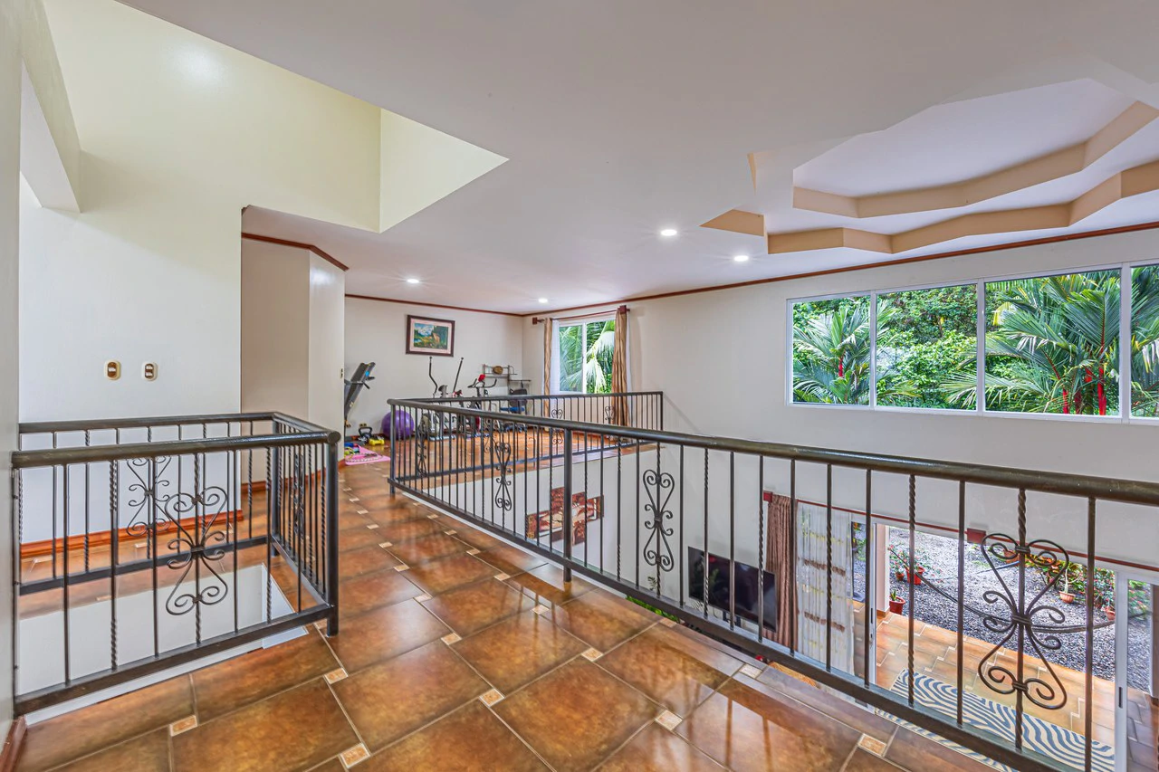 Happy Daze in Uvita: Commercial Building Opportunity in the Heart of Uvita. On Creek with Beautiful Jungle View - Gallery image 31