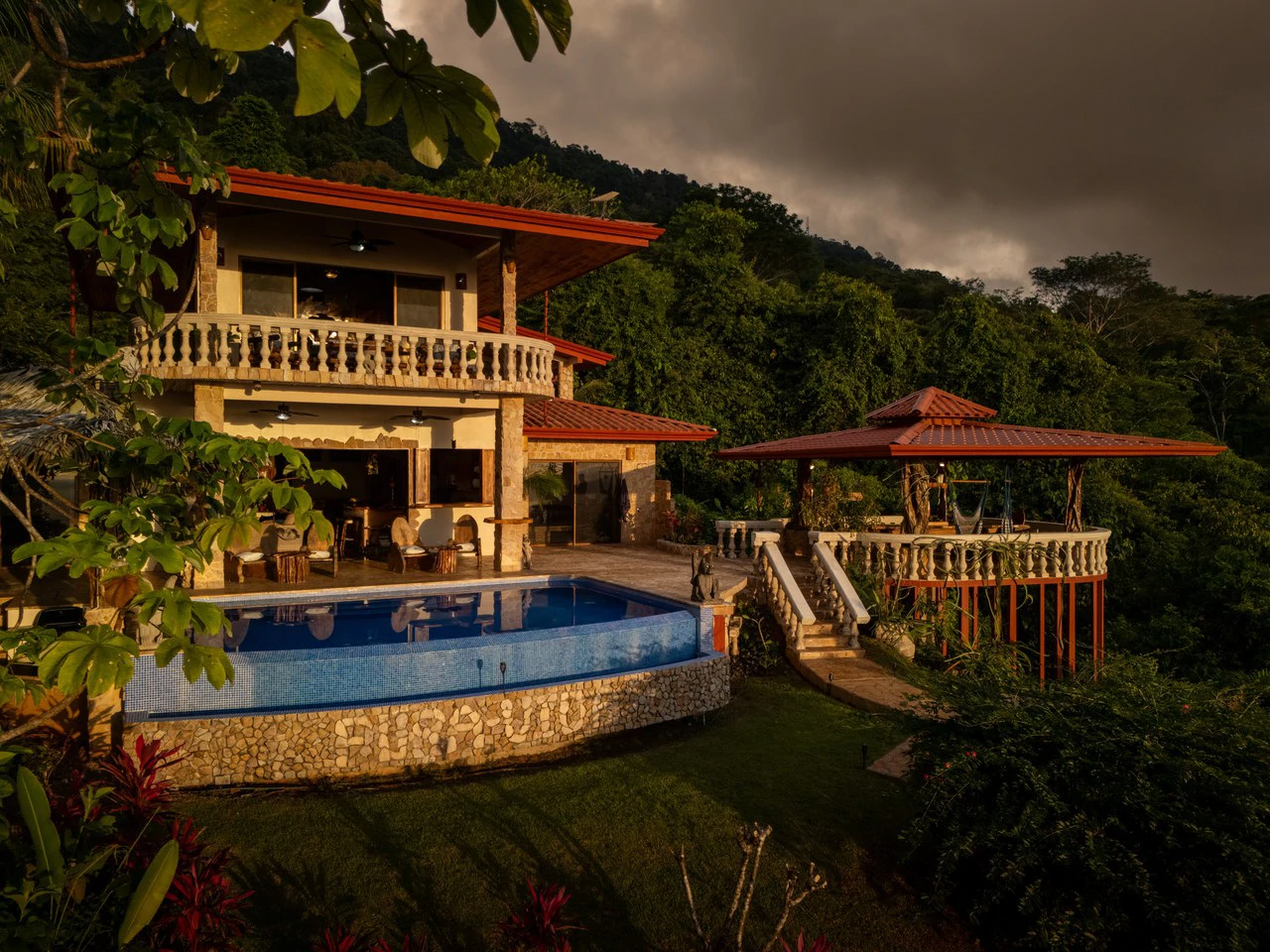 Mountain House For Sale in Escaleras - Gallery image 31