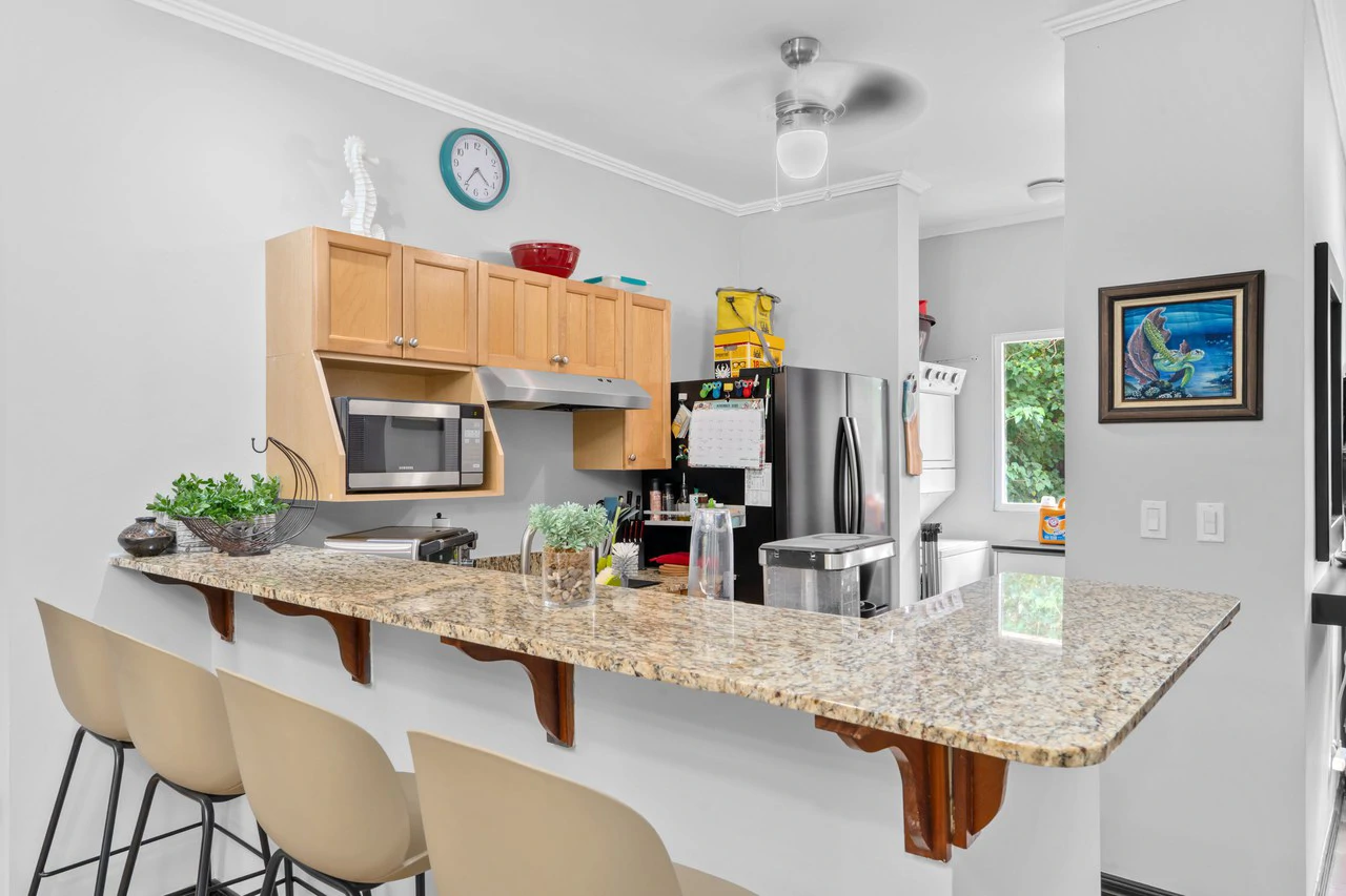 Surfside Tower 301: Third-Floor Condo Just Steps from the beach - Gallery image 7