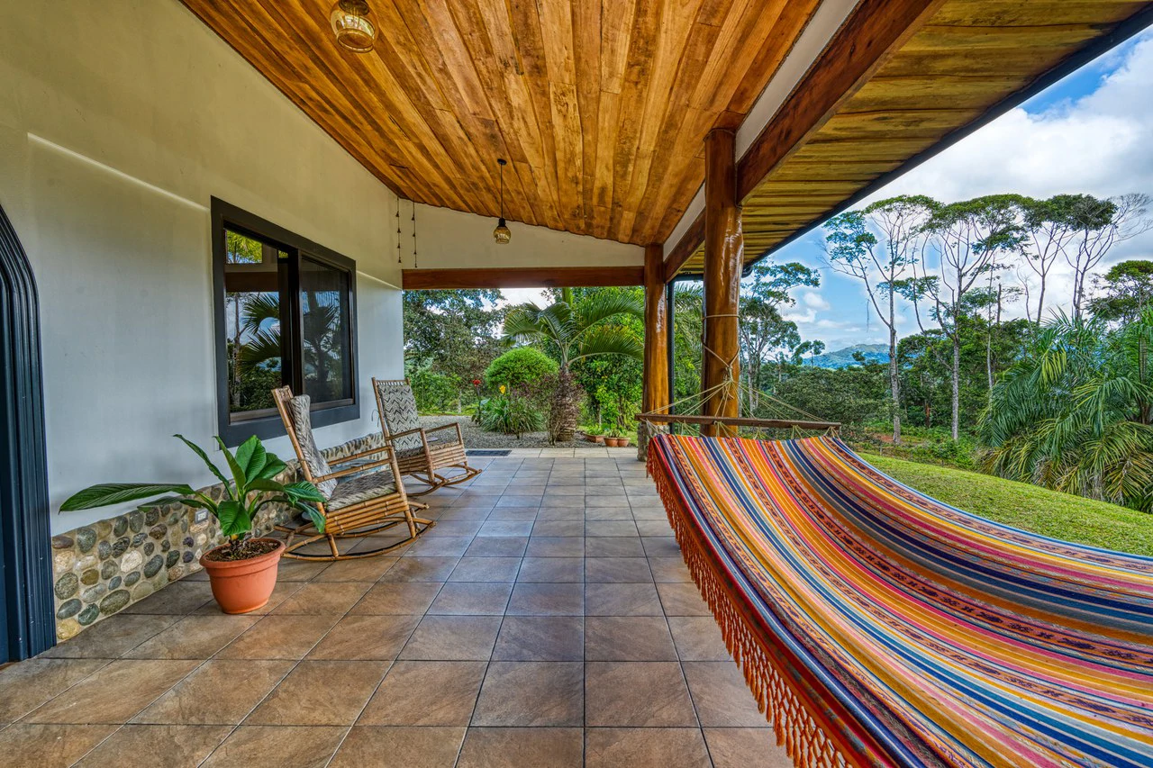5 Bedroom Mountain Retreat Minutes from the Beach Platanillo Costa Rica - Gallery image 56