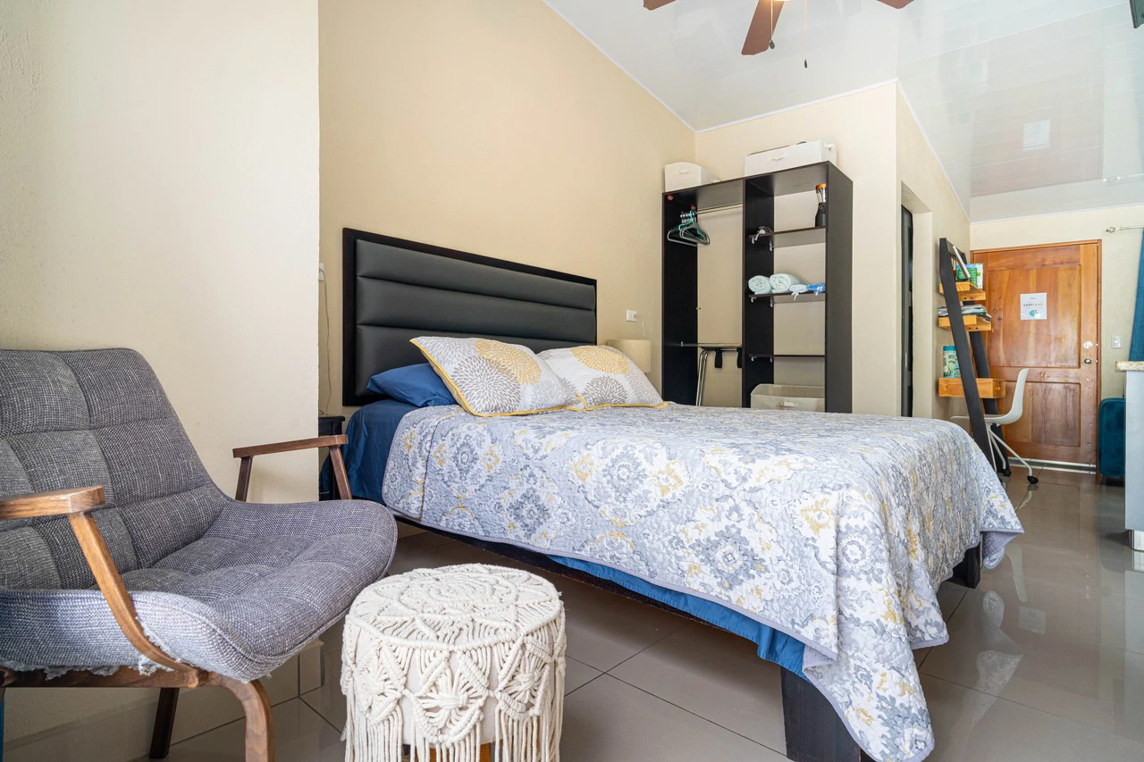 3 Bed Main Home with Two Rental Villas, Walk to Beach in Uvita! Fantastic Location! - Gallery image 47