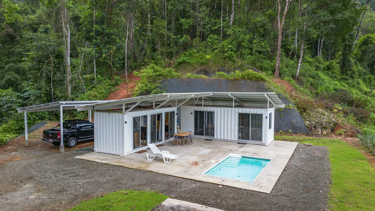 Ocean View Home in Portasol, 2 Bed, 1 Bath, Pool, Private Waterfall & Extra Building Site: Mountain House For Sale in Portalon - Gallery image 16