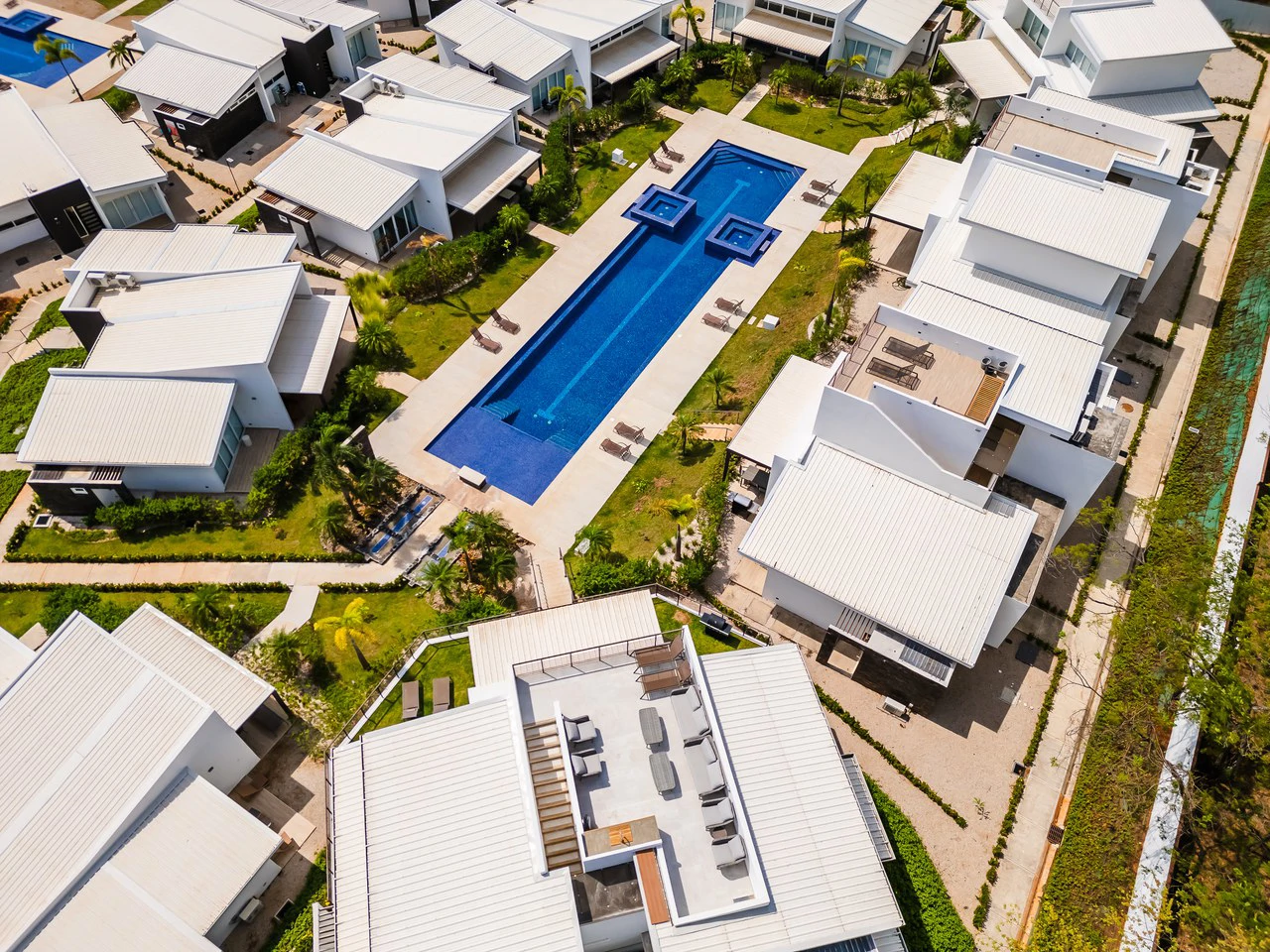 The Enclave: Ultra-Modern 3 Bedroom Villa Located Minutes From the Beach! - Gallery image 21