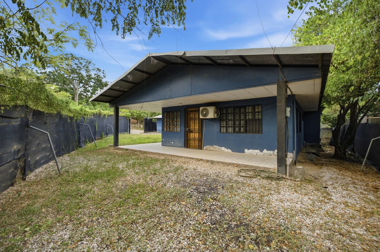 Potrero Fixer Upper: Fully Serviced 500 m² Lot - photo 4