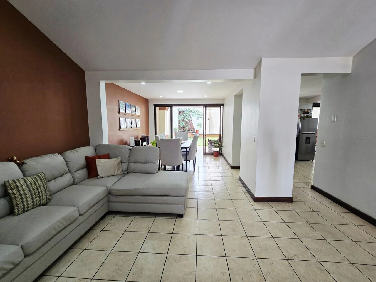 LARGE HOUSE FOR SALE IN MERCEDES NORTE, HEREDIA - Gallery image 9