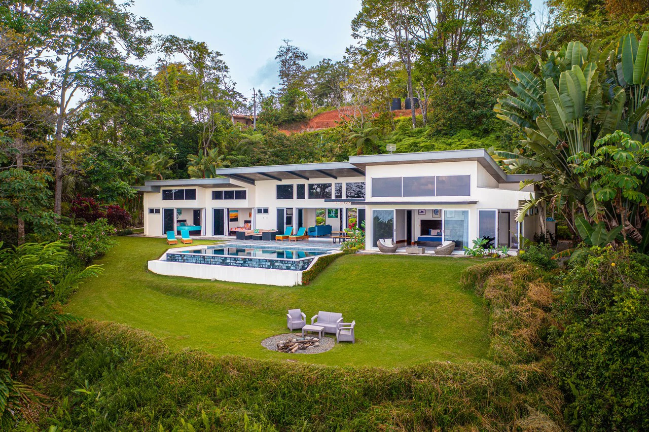 Villa La Luna Gated Estate, Mountainside Home and Whale Tail Views: Mountain House For Sale in Escaleras - Gallery image 2