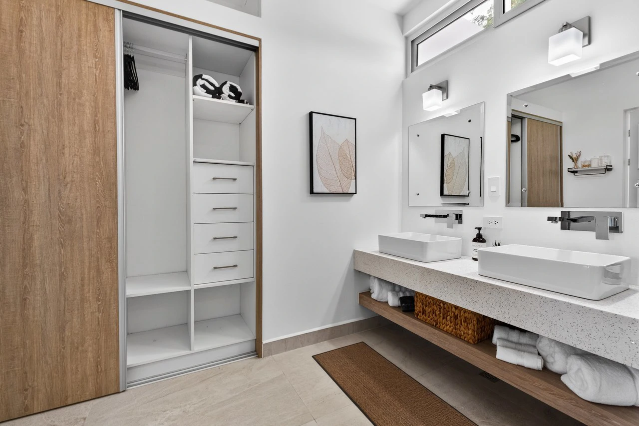 C5 Enclave: Premium Furnished 5-Bedroom Retreat Near Playa Avellanas - Gallery image 23