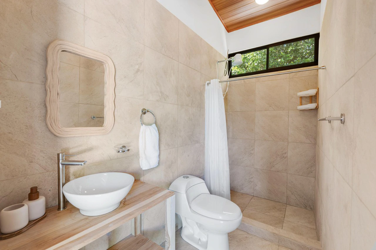 Multi-Home Property: Versatile Estate Near Playa Avellanas - Gallery image 31