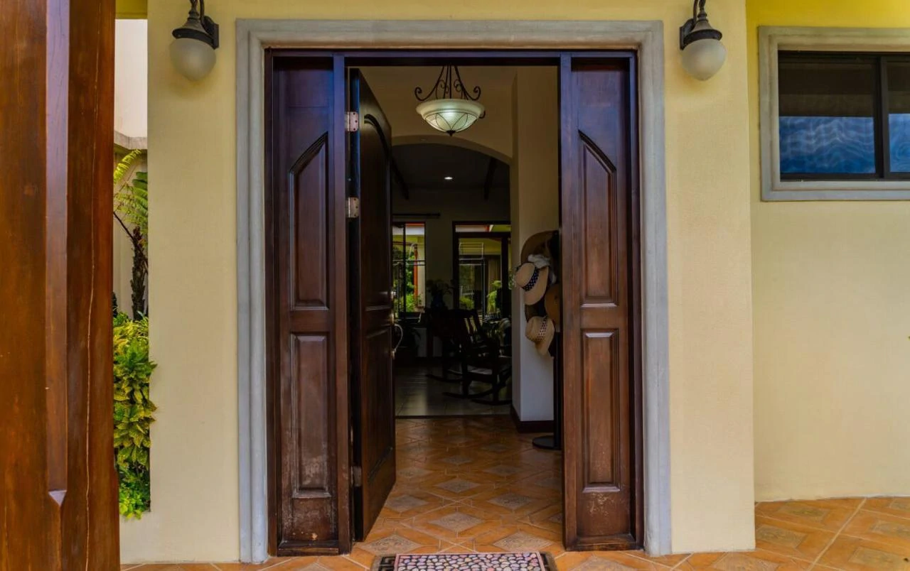 House For Sale in Curubandé - Gallery image 4