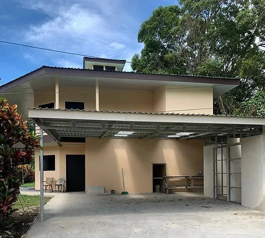 SUNNY BAY VILLA: Duplex in Gated Lakeside Community with Clubhouse and Pool
