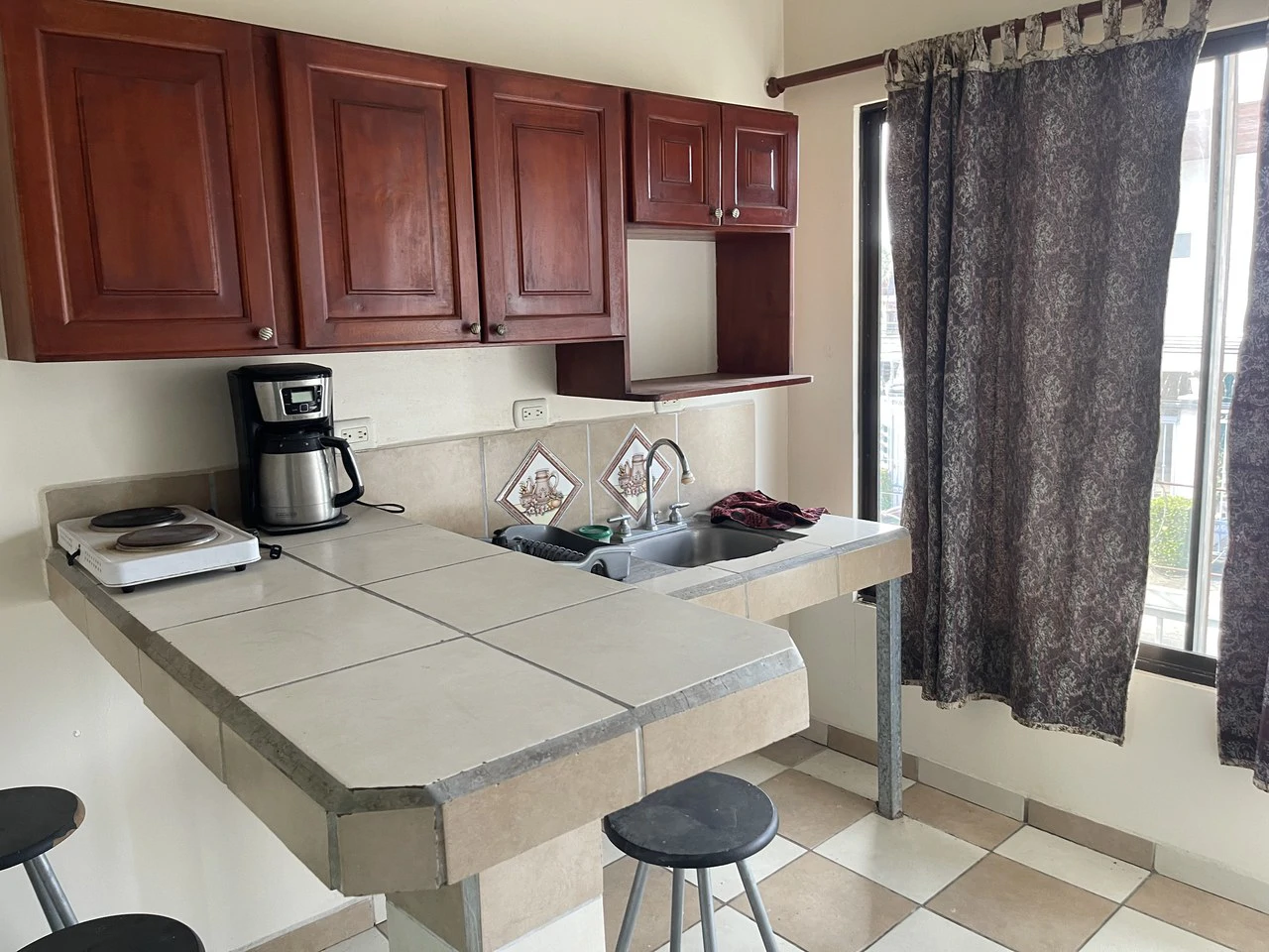 House in Jaco, 1st floor 3 bedroom house. Second floor 2 full apartments - Gallery image 3