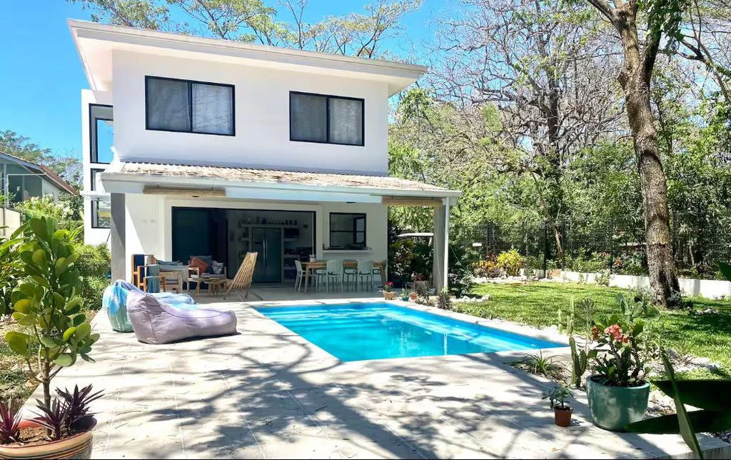 Casa Joya: Turnkey Modern Home with pool – Prime Location & Rental Income