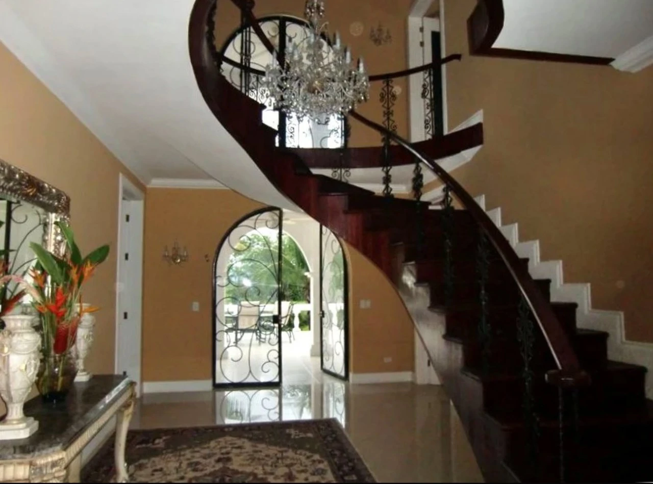 Quebrada Estate: A Stunning Luxury Home - Gallery image 7