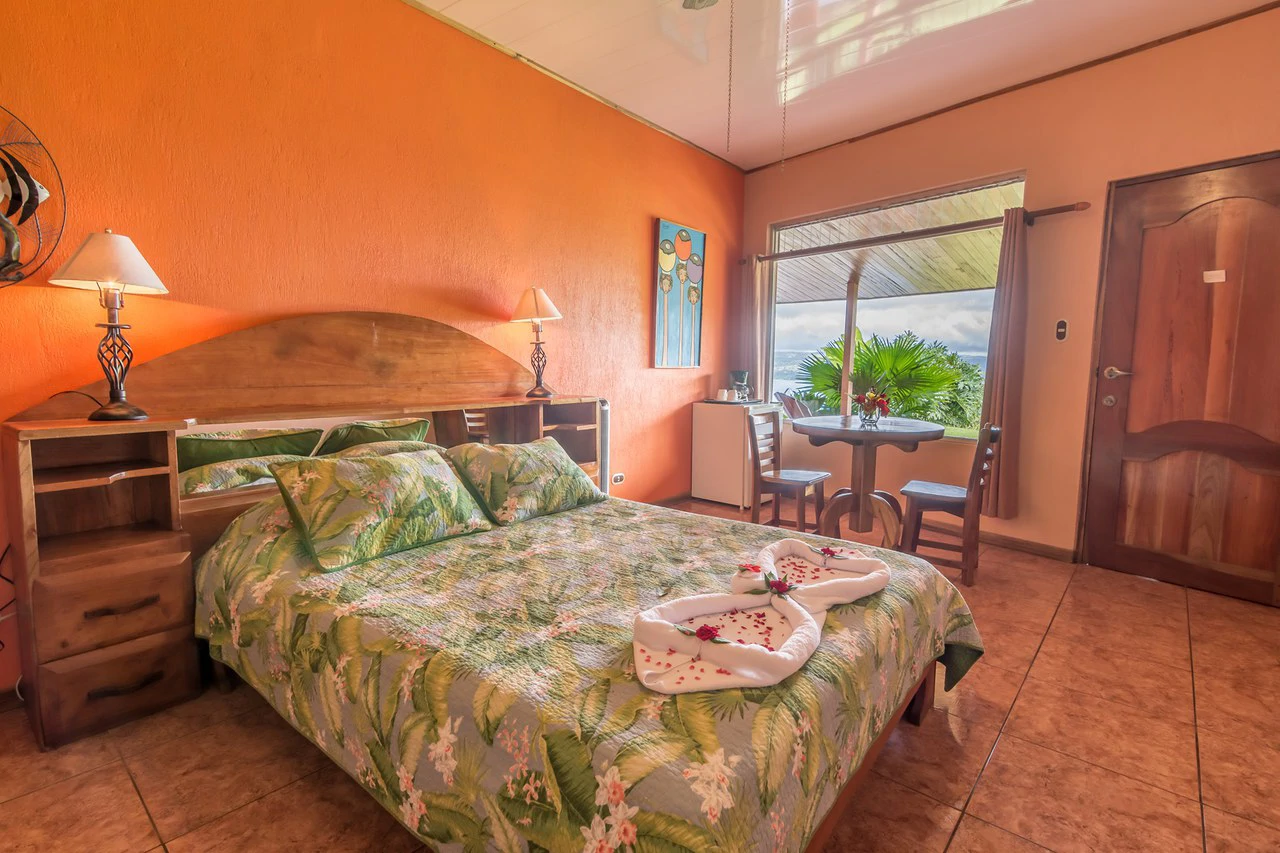 Nepenthe B&B: Hotel / B&B in the Rain Forest with spectacular views of Lake Arenal & Volcano. - Gallery image 24