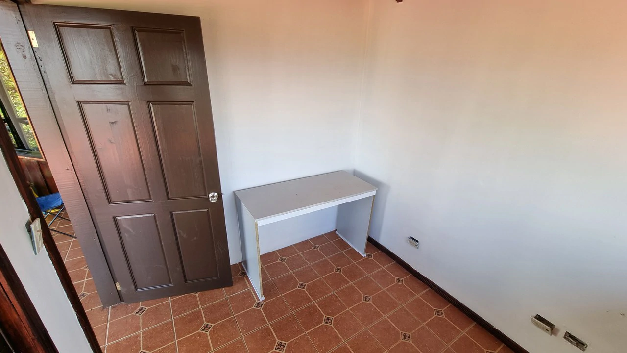 CASA SANTA ELENA: BEAUTIFUL HOUSE FOR SALE, WITH AMAZING VIEWS, 4 BDRM IN THE HEART OF SANTA ELENA - Gallery image 5